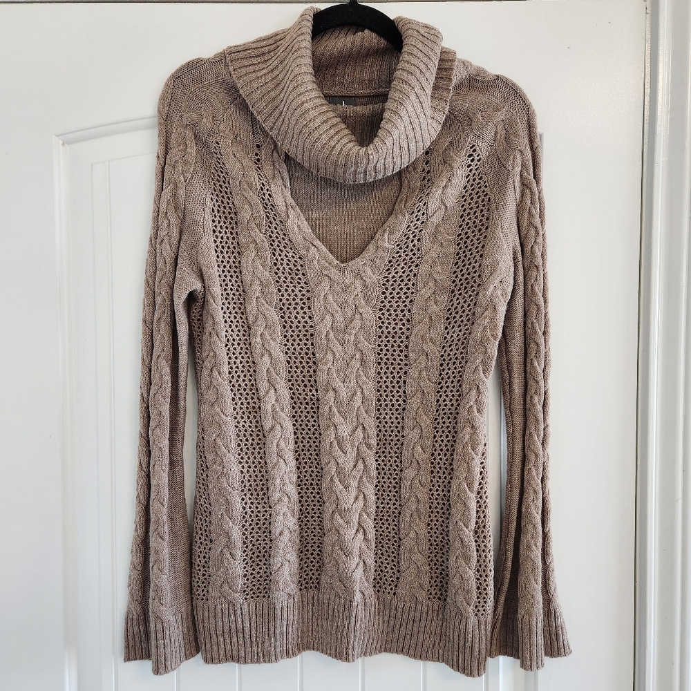 Soho Light Brown Knit Keyhole Scoop & Turtle Neck Sweater Size Medium 💖